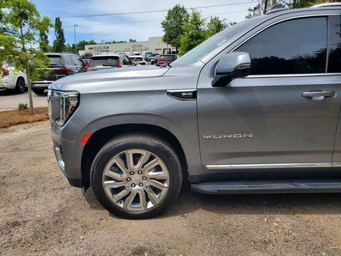 Used 2022 GMC Yukon SLT w/ SLT Premium Package AWD/4WD image 15
