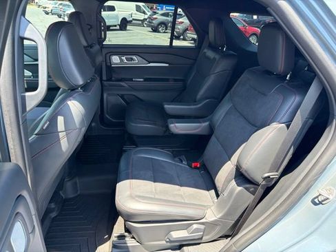 Used 2025 Ford Explorer ST w/ Sun And Sound Package AWD/4WD image 19