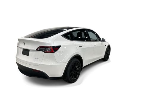 Certified 2021 Tesla Model Y Long Range AWD/4WD image 6