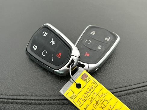 Used 2018 Cadillac XT5 FWD image 30