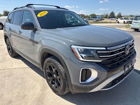 Used 2024 Volkswagen Atlas Peak Edition SE AWD/4WD image 7
