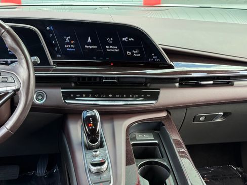 Used 2022 Cadillac Escalade ESV Sport Platinum image 27