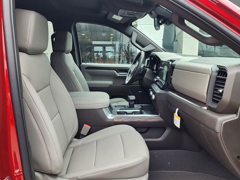 New 2026 GMC Sierra 1500 SLT image 38