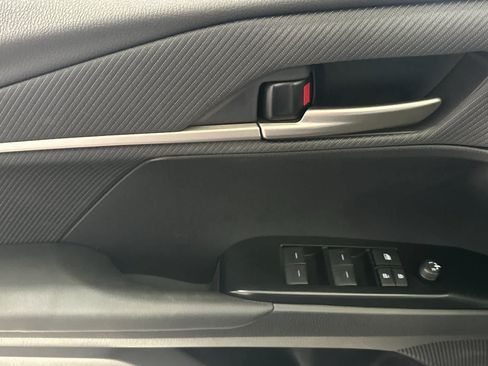 Used 2026 Toyota Camry SE FWD image 13