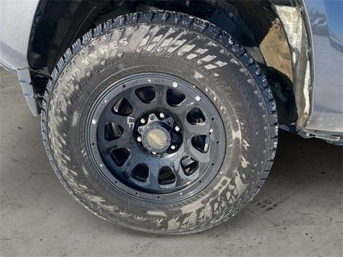 Used 2018 Toyota Tacoma SR w/ SR Convenience Package image 14