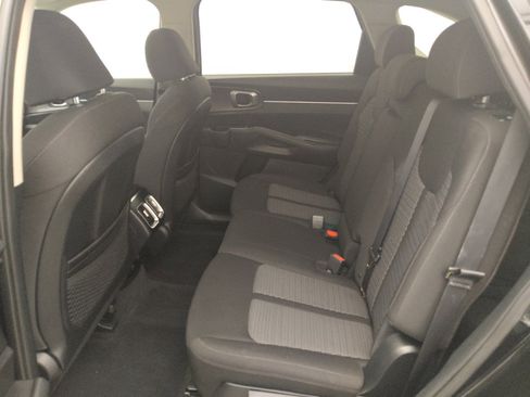 Used 2023 Kia Sorento LX FWD image 18