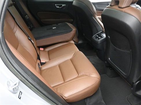 Used 2023 Volvo XC60 B5 Ultimate w/ Protection Package Premier FWD image 26