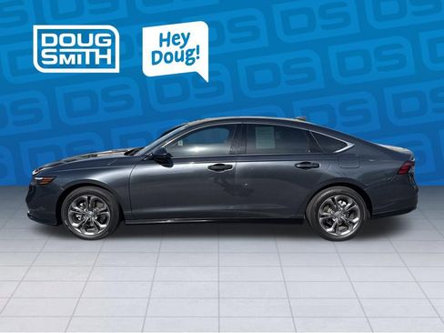 Used 2025 Honda Accord EX-L image 2