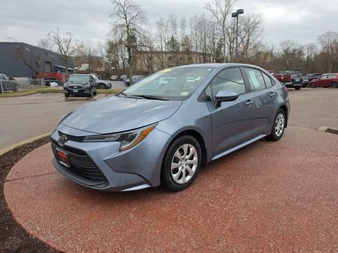 Used 2025 Toyota Corolla LE image 1
