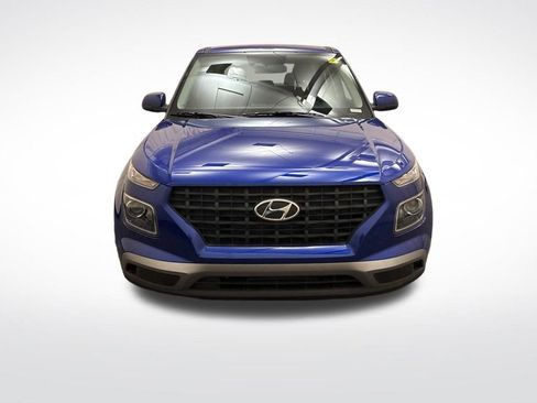 Certified 2026 Hyundai Venue SE FWD image 2