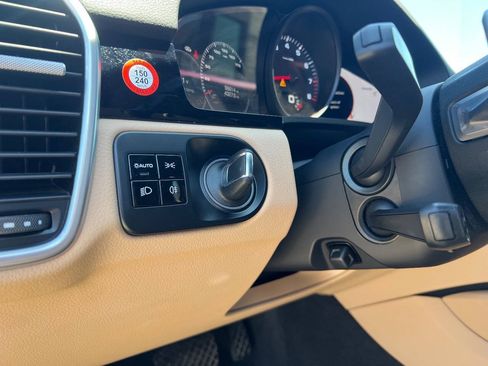 Used 2019 Porsche Cayenne AWD/4WD image 9