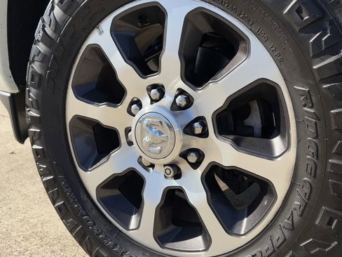 Used 2024 RAM 2500 Limited image 9