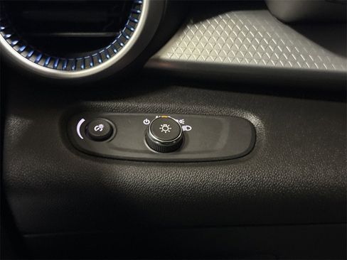 Used 2024 Chevrolet Trax LS w/ LS Convenience Package image 18