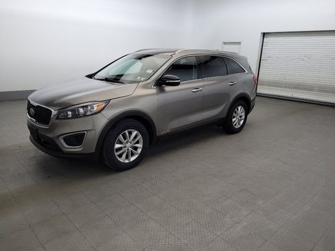 Used 2018 Kia Sorento LX w/ LX V6 Convenience Package AWD/4WD image 2