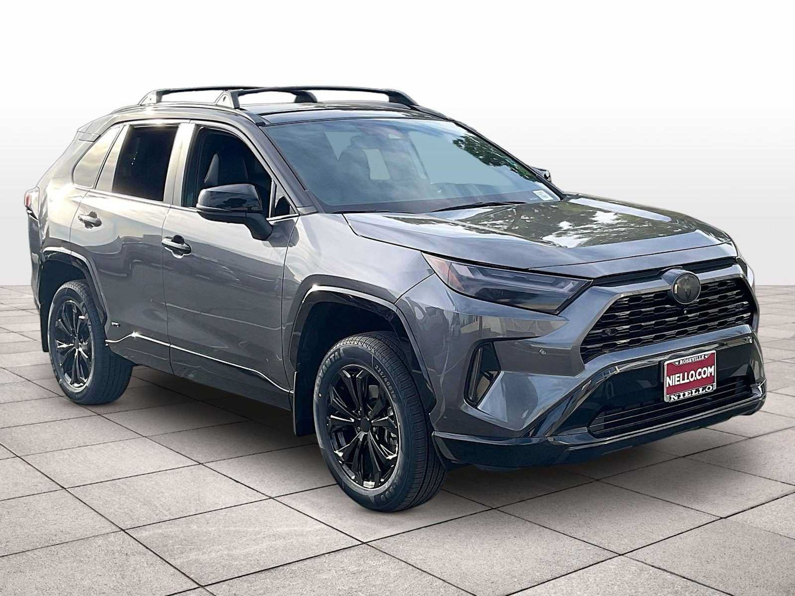Used 2023 Toyota RAV4 XSE AWD/4WD image 2