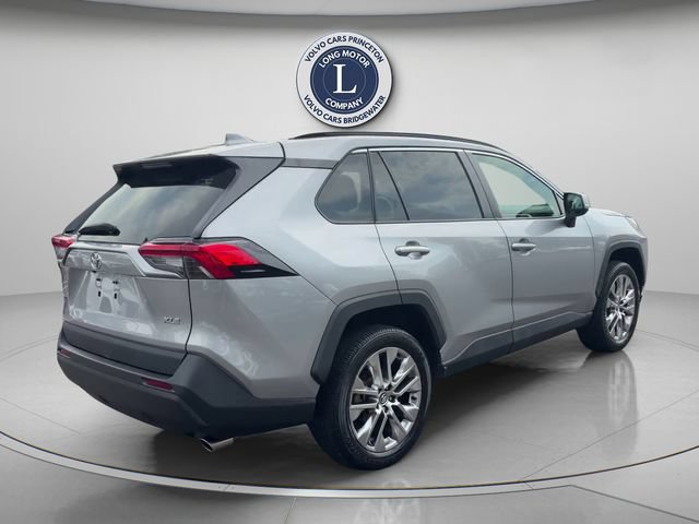 Used 2020 Toyota RAV4 XLE Premium FWD image 9