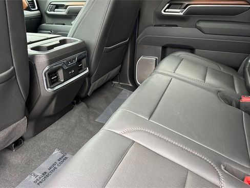 Used 2025 GMC Sierra 2500 Denali image 14