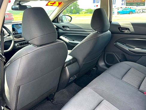 Used 2025 Nissan Altima 2.5 SV FWD image 17