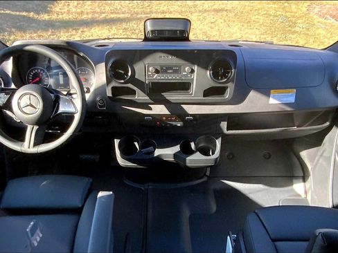 New 2025 Mercedes-Benz Sprinter 2500 image 8