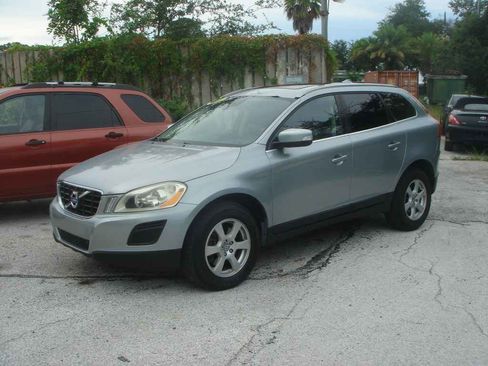 Used 2011 Volvo XC60 3.2 R-Design image 1