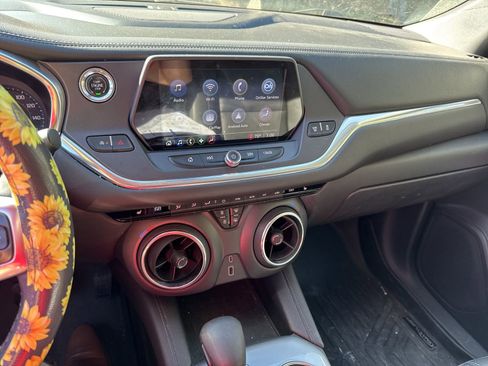 Used 2021 Chevrolet Blazer LT image 9