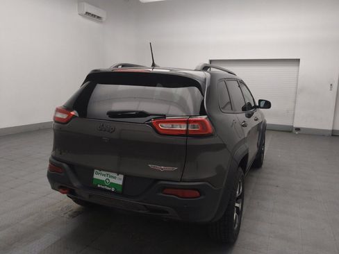 Used 2018 Jeep Cherokee Trailhawk image 9