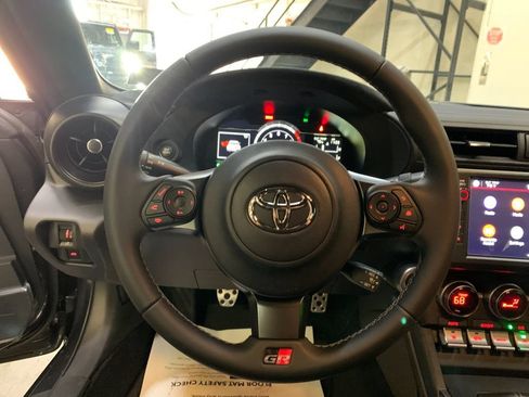 Used 2026 Toyota GR86 Premium w/ ALL Weather Mat Package (TMS) RWD image 26