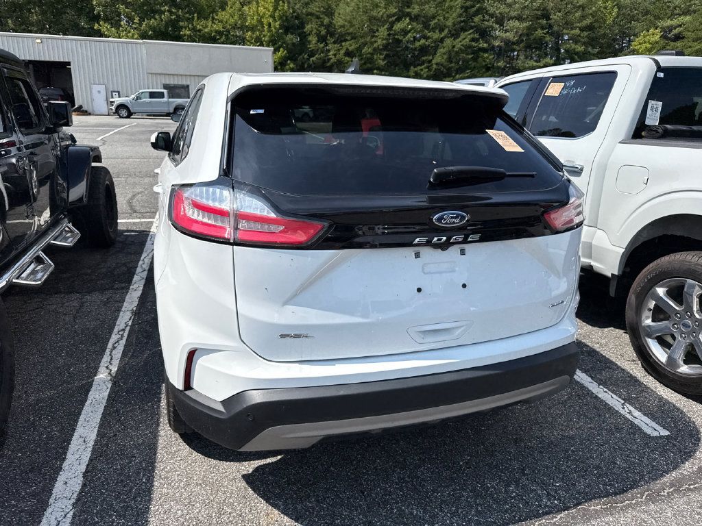 Used 2024 Ford Edge SEL AWD/4WD image 11