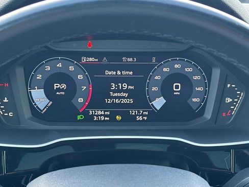 Used 2024 Audi Q3 2.0T Premium image 22