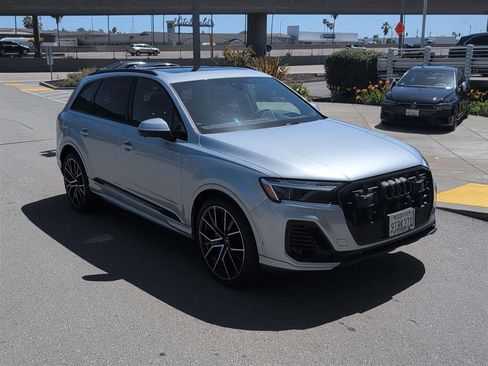 Used 2025 Audi Q7 3.0T Prestige AWD/4WD image 4