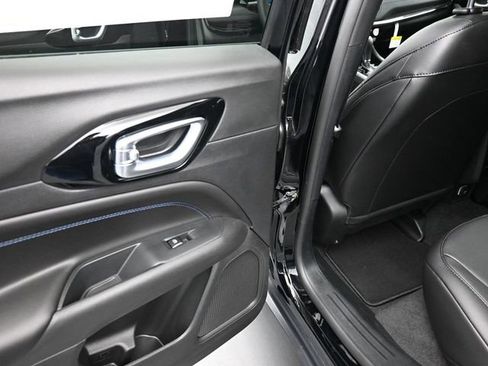 New 2026 Jeep Compass Latitude AWD/4WD image 18