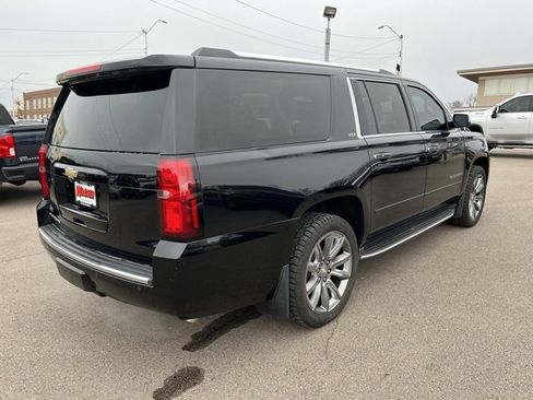 Used 2015 Chevrolet Suburban LTZ image 4
