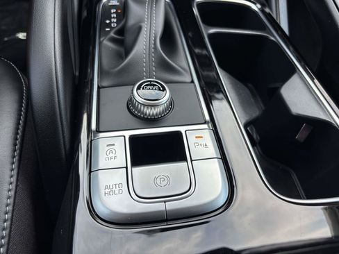 Used 2025 Kia Telluride LX FWD image 29