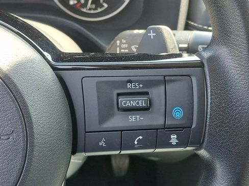 Used 2022 Nissan Rogue SV AWD/4WD image 22