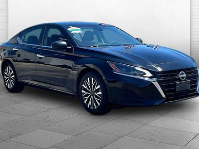 Used 2025 Nissan Altima 2.5 SV