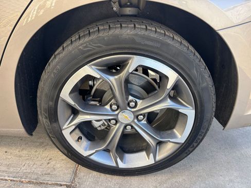 Used 2024 Chevrolet Malibu LT image 32