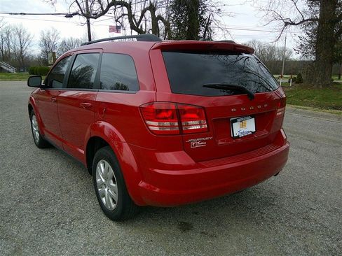 Used 2018 Dodge Journey SE image 3