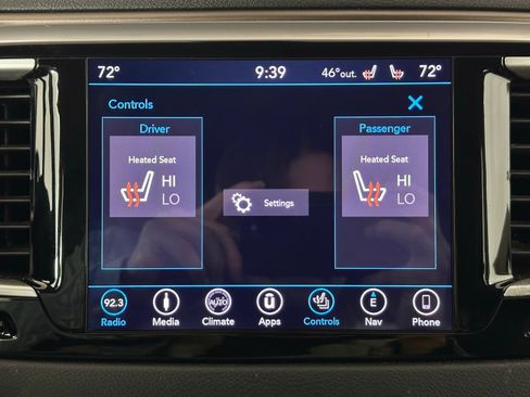 Used 2018 Chrysler Pacifica Touring-L w/ Premium Audio Group image 9