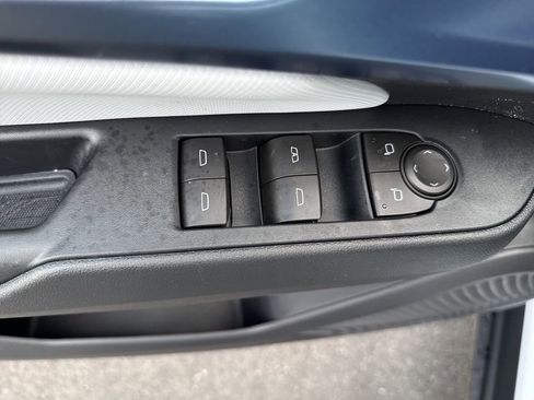 New 2026 Chevrolet Equinox EV LT image 27