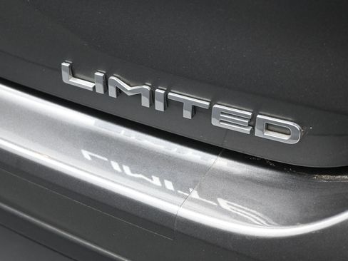 Used 2023 Toyota Highlander L image 22