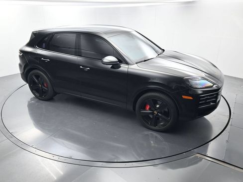 Certified 2025 Porsche Cayenne S AWD/4WD image 38