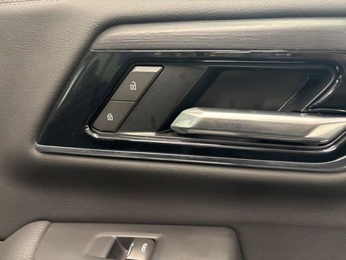 Used 2025 GMC Yukon Denali image 34