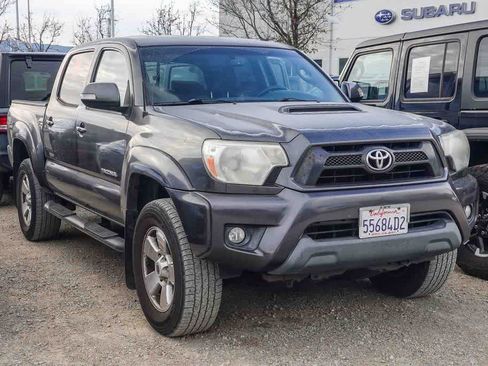 Used 2013 Toyota Tacoma PreRunner image 4