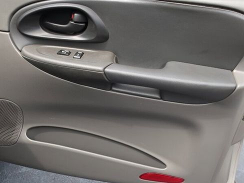 Used 2002 Chevrolet TrailBlazer LT image 11