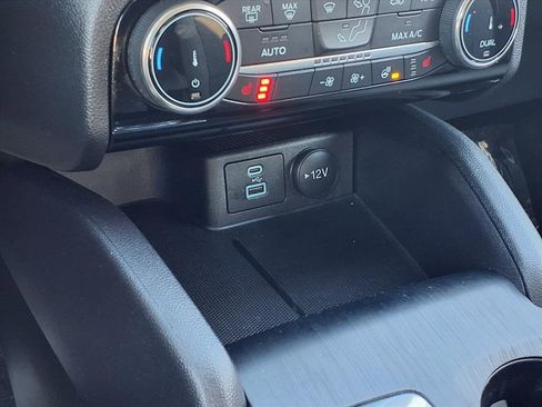 Used 2022 Ford Escape SE w/ Convenience Package image 16