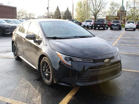 Used 2025 Toyota Corolla LE image 4