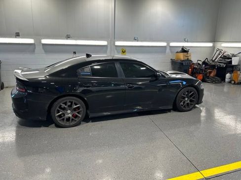 Used 2016 Dodge Charger R/T Scat Pack w/ Beats Audio Group RWD image 6