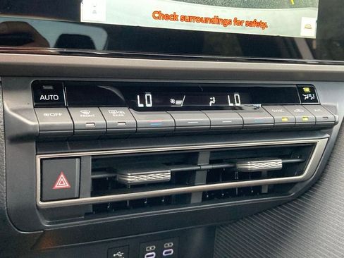 Used 2026 Toyota Camry SE w/ Multimedia Upgrade Package image 26