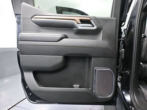 Used 2023 Chevrolet Silverado 1500 High Country w/ High Country Premium Package AWD/4WD image 45