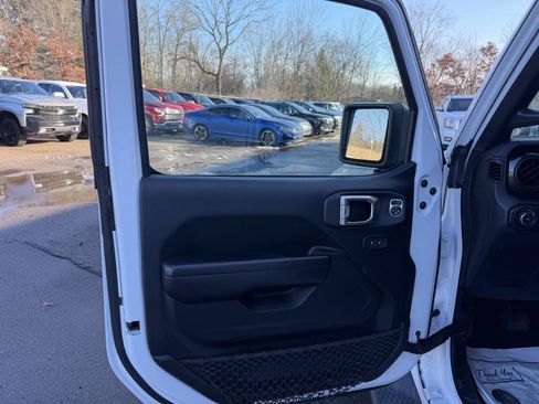 Used 2020 Jeep Wrangler Unlimited Sport image 10